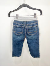 Load image into Gallery viewer, Cat &amp; Jack Straight Jeans Size 3T

