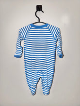 Load image into Gallery viewer, Hanna Andersson Blue Striped Footie Size 0-3m
