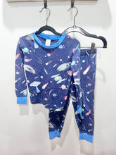 Load image into Gallery viewer, Mini Boden Space Pajamas Size 7Y
