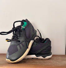 Load image into Gallery viewer, Adidas Black Shoes Size 6K
