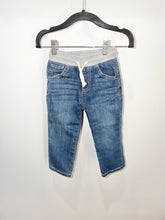 Load image into Gallery viewer, Cat &amp; Jack Straight Jeans Size 3T

