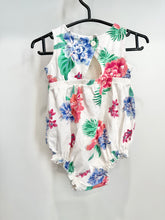 Load image into Gallery viewer, Old Navy Flower Bubble Size 3-6m
