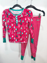 Load image into Gallery viewer, Matilda Jane Christmas Pajamas Size 6
