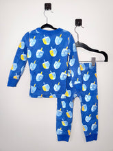 Load image into Gallery viewer, Hanna Andersson Blue Dreidel Pajamas Size 3T

