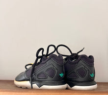 Load image into Gallery viewer, Adidas Black Shoes Size 6K
