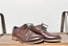 Load image into Gallery viewer, Bruno Marc Brown Oxford Shoes Size 9
