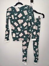 Load image into Gallery viewer, Burt's Bees North Pole Pajamas Size 6Y

