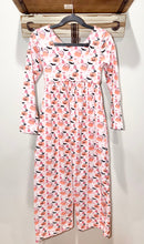 Load image into Gallery viewer, Little Vine Co. Pumpkin Romper Size 7
