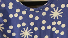 Load image into Gallery viewer, Hanna Andersson Snowflake Dress Size 6-7*
