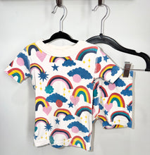 Load image into Gallery viewer, Hanna Andersson Rainbow Pajamas Size 3T*

