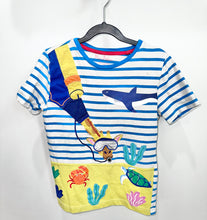 Load image into Gallery viewer, Mini Boden Scuba Giraffe Shirt Size 9-10Y*
