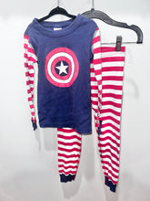 Load image into Gallery viewer, Hanna Andersson x Marvel Captain America Pajamas Size 5*
