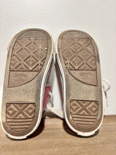 Load image into Gallery viewer, Converse Pink High Top Shoes Size 10
