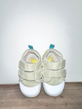 Load image into Gallery viewer, Ten Little Green Shoes Size 3.5
