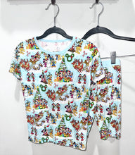 Load image into Gallery viewer, Showstoppers Mickey Christmas Pajamas Size 9-10*
