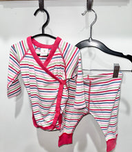 Load image into Gallery viewer, Hanna Andersson Red Striped 2pc Set Size 6-12m*
