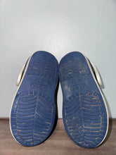 Load image into Gallery viewer, Crocs Blue Shoes Size C8*
