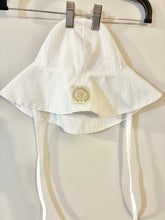 Load image into Gallery viewer, Beaufort Bonnet White Sunhat Size 18m-2T*
