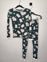 Load image into Gallery viewer, Burt's Bees North Pole Pajamas Size 6Y

