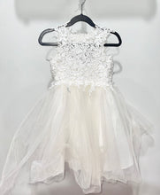 Load image into Gallery viewer, White Lace Dress Size 5
