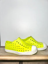 Load image into Gallery viewer, Native Green Shoes Size 12
