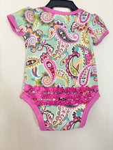 Load image into Gallery viewer, Vera Bradley Green Paisley Bodysuit Size 3-6m

