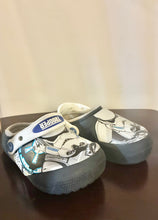 Load image into Gallery viewer, Crocs Star Wars Shoes Size C9
