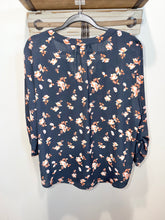 Load image into Gallery viewer, Hawthorn Blue Floral Top Size XXL
