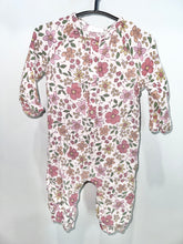 Load image into Gallery viewer, Angel Dear Flower Romper Size 6-12m
