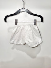 Load image into Gallery viewer, Grey &amp; Cream Shorts Size 2T
