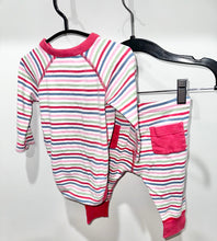 Load image into Gallery viewer, Hanna Andersson Red Striped 2pc Set Size 6-12m*
