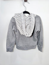 Load image into Gallery viewer, Lulu + Roo Gray Sweater Size 2Y*
