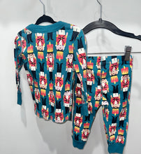Load image into Gallery viewer, Hanna Andersson Nutcracker Pajamas Size 2T

