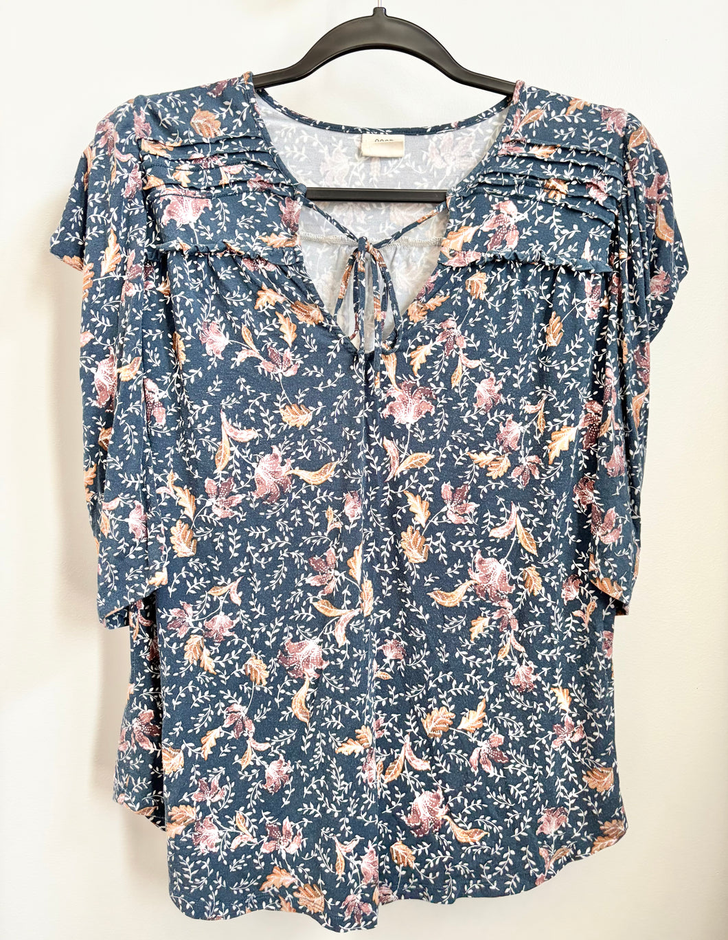 Good Hart Blue Floral Top Size Medium
