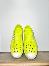 Load image into Gallery viewer, Native Green Shoes Size 12
