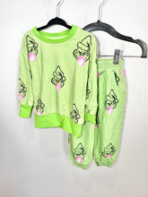 Load image into Gallery viewer, Velveteen The Grinch 2pc Outfit Size 18-24m*
