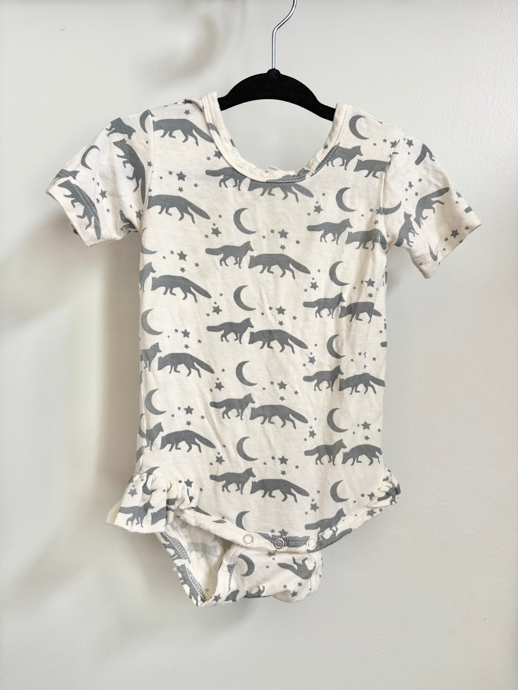 Kate Quinn Wolf Moon Bodysuit Size 3-6m