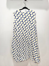 Load image into Gallery viewer, HB Daisies Sleep Sack Size 18-24m
