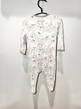 Load image into Gallery viewer, Magnetic Me Antarctica Footie Size 3-6m
