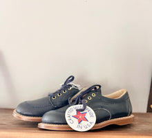Load image into Gallery viewer, Willits Blue Lace Shoes Size 11
