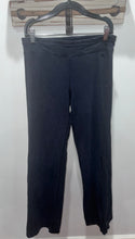 Load image into Gallery viewer, Avia Black Yoga Pants Size Medium

