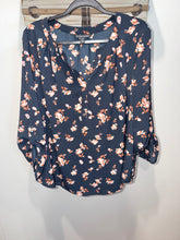 Load image into Gallery viewer, Hawthorn Blue Floral Top Size XXL
